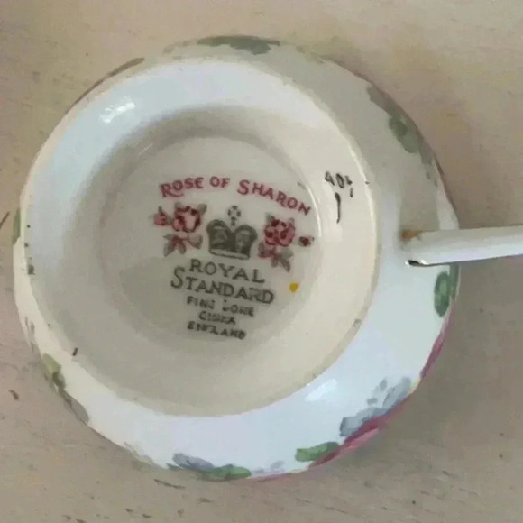 Royal Standard “Rose of Sharon”  3 piece porcelain tea set with soy candle - Picture 5 of 6